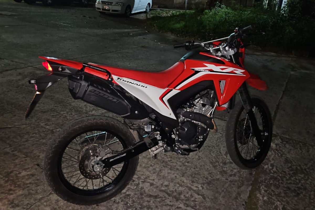 Polícia Militar recupera moto com restrição de roubo em Pirajá