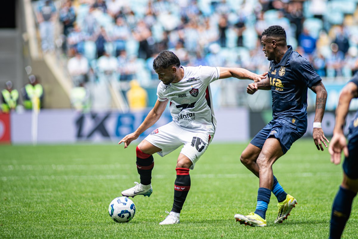 Vitória perde para o Grêmio no Sul e segue afundado na zona de rebaixamento