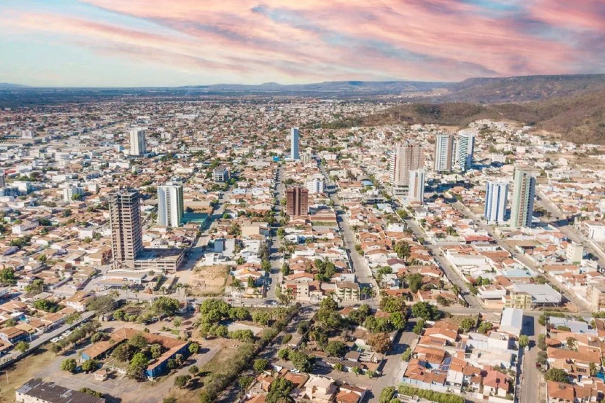 Inmet emite alerta para baixa umidade em 128 cidades da Bahia; confira a lista