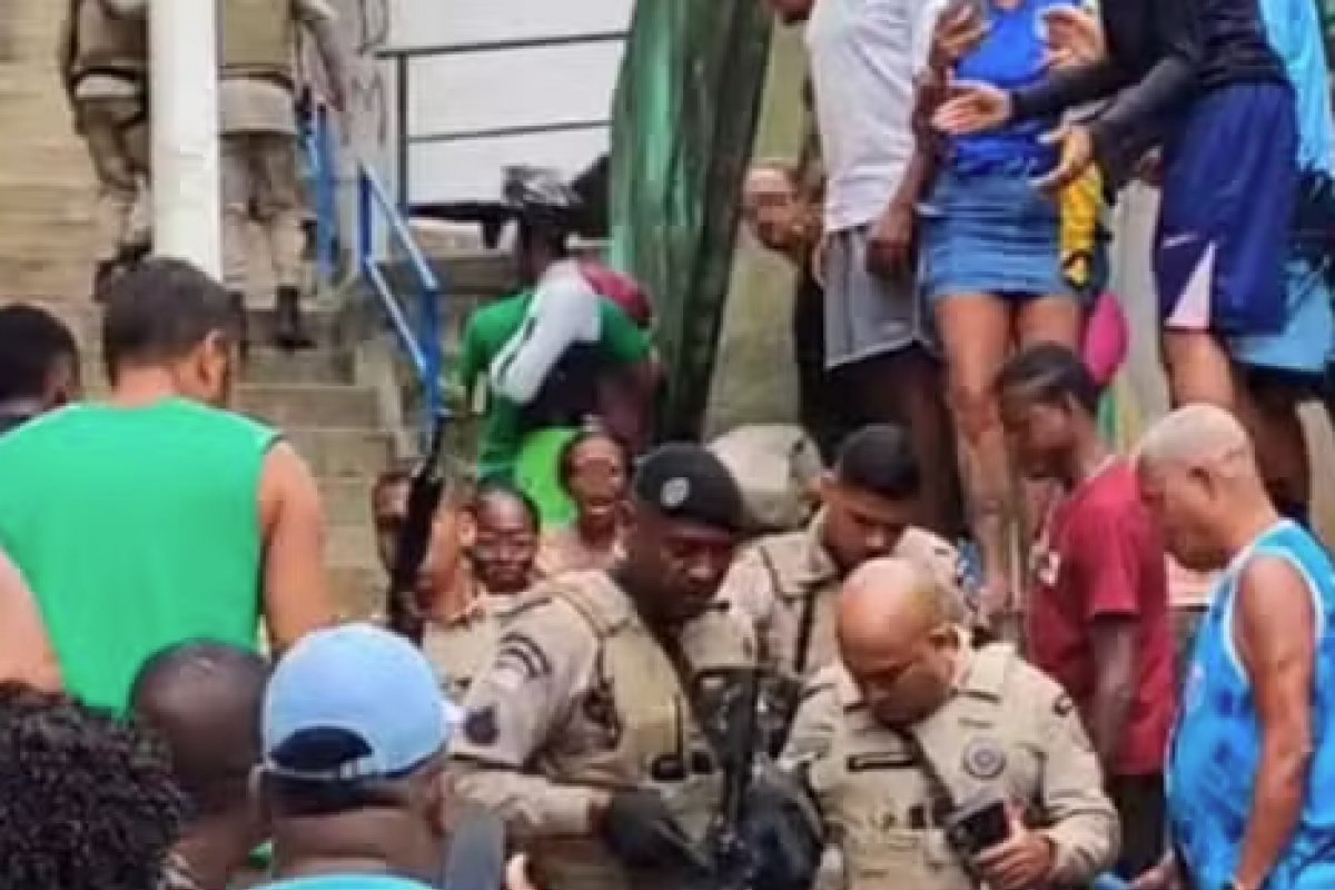 Dois morrem em ação policial em Salvador; PM alega troca de tiros, mas moradores confrontam versão