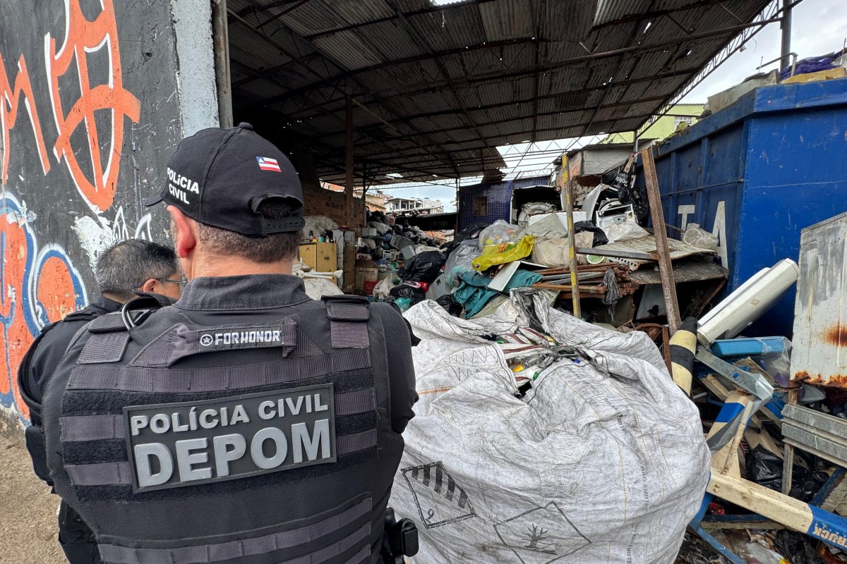 Ferro-velho em Salvador volta a ser alvo de operação policial