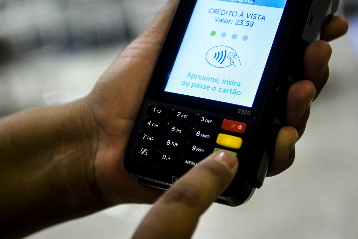 Inadimplência do cartão rotativo supera 60% e total emprestado bate recorde