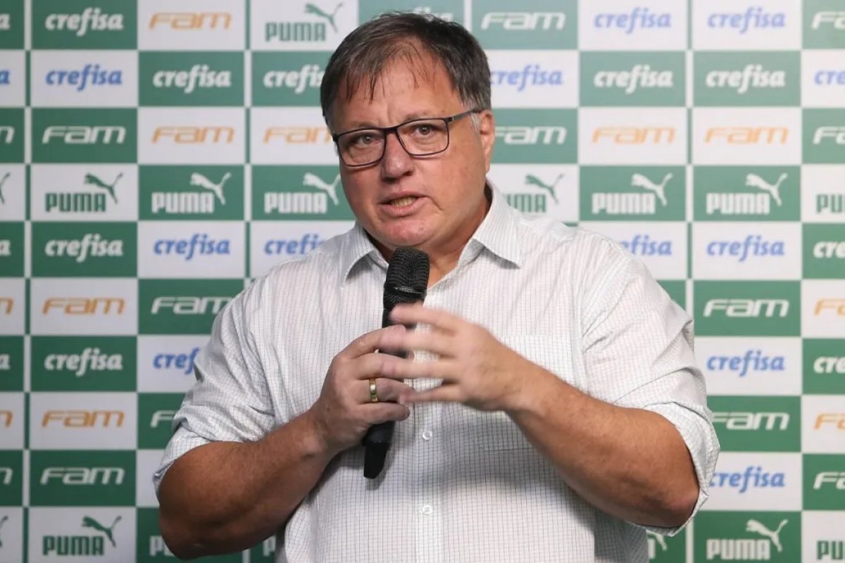 Diretor de futebol do Palmeiras critica declaração de Ceni sobre estilo de jogo da equipe: "Questão ética complicada"