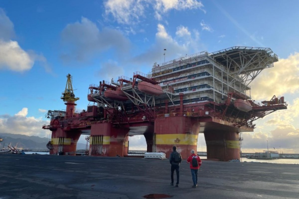 Marinha realiza operação logística para transporte de 120 toneladas de equipamentos em Salvador