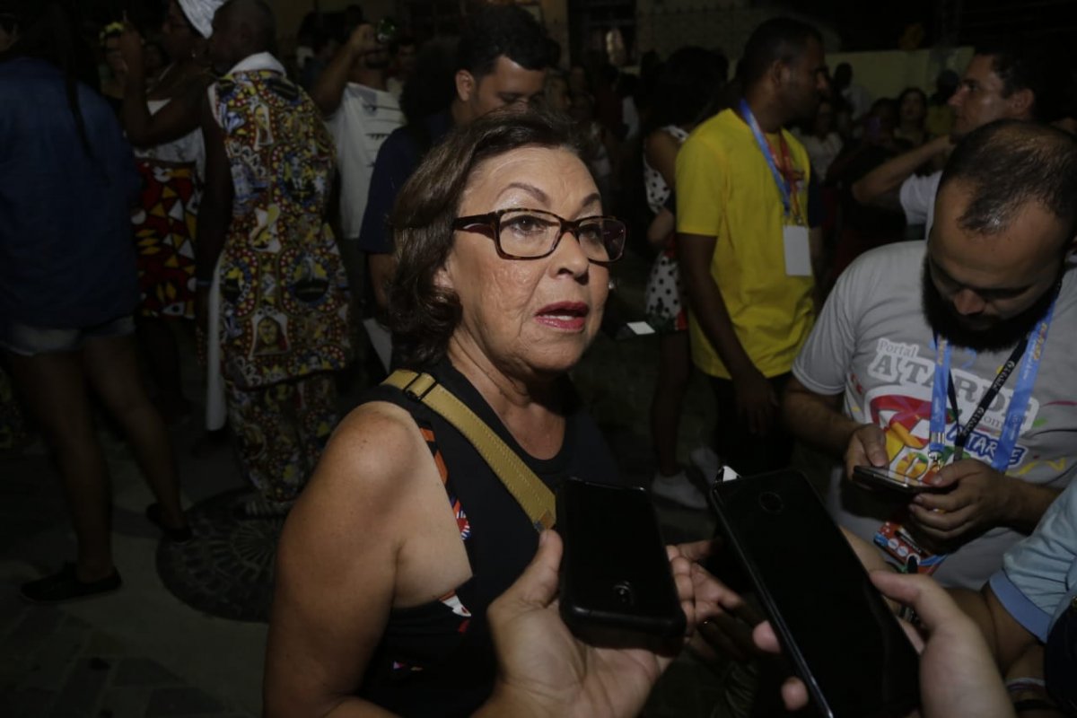 Lídice da Mata ressalta degradação das condições de trabalho em Salvador