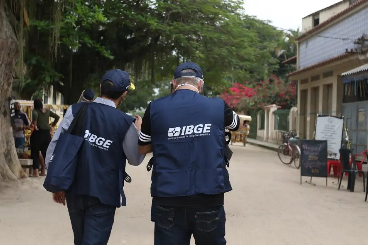 IBGE abre concurso com mais de 9 mil vagas e salários de até R$ 4.379; veja como se inscrever
