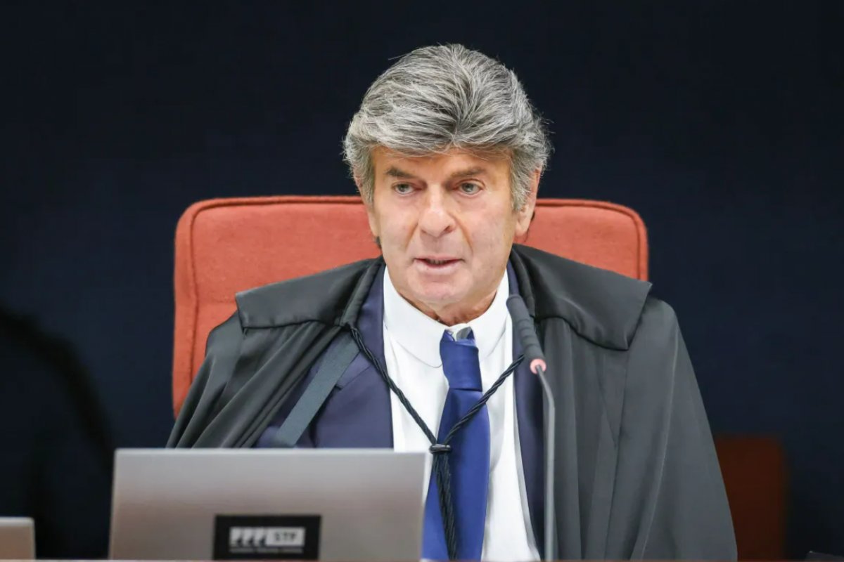 Luiz Fux adia readequação de bancadas na Câmara para 2030
