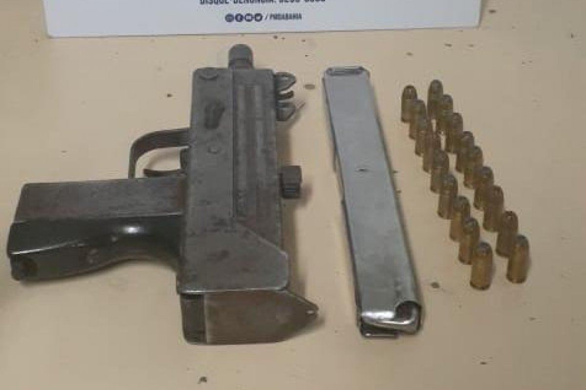 Duas pessoas são presas com metralhadora em Dias DÁvila