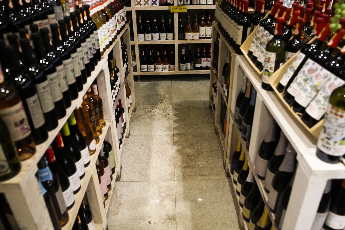 Estudo com dados de 101 países aponta danos do álcool à saúde mental