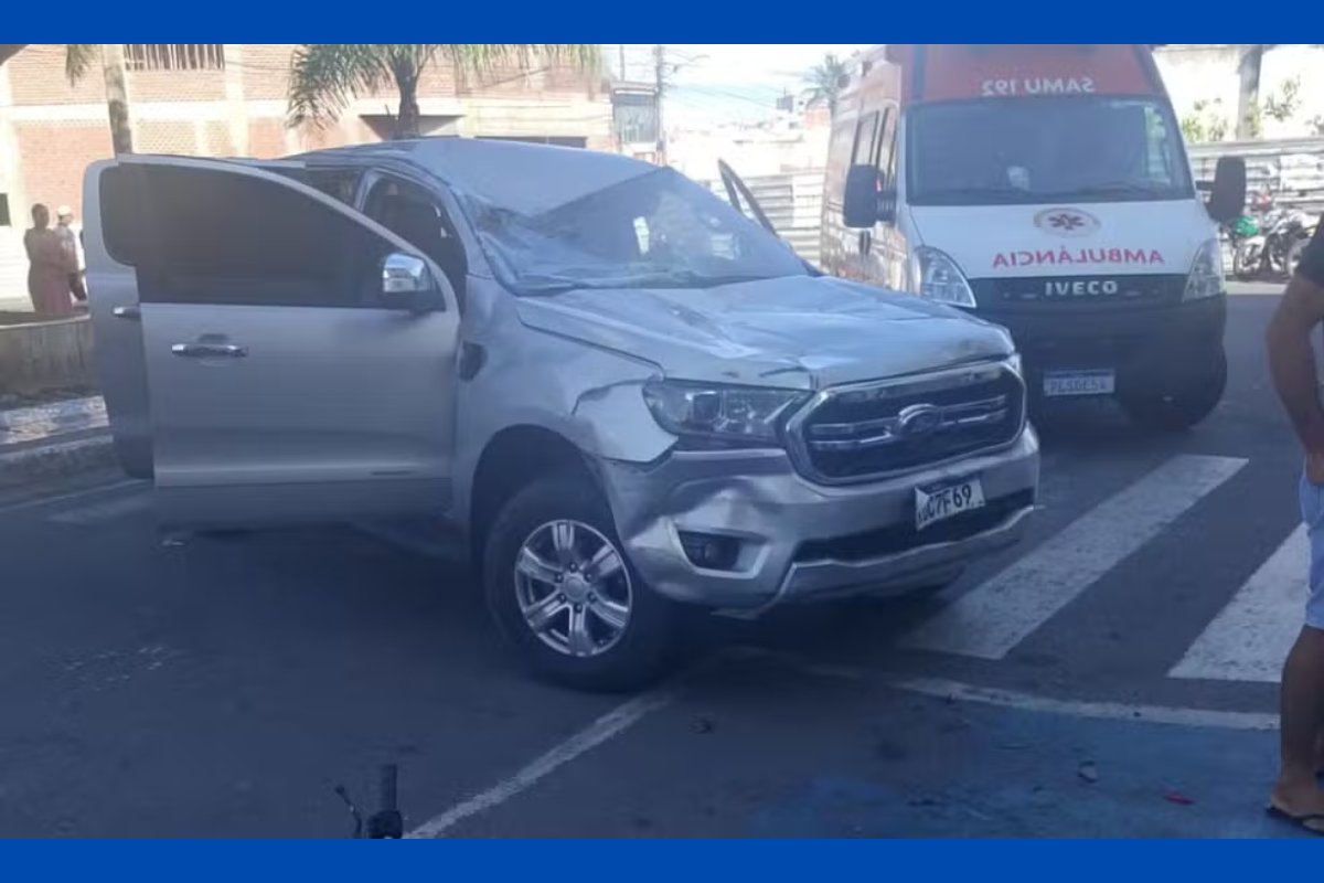 Motorista passa mal ao volante, perde controle de carro e atropela duas pessoas no interior da Bahia