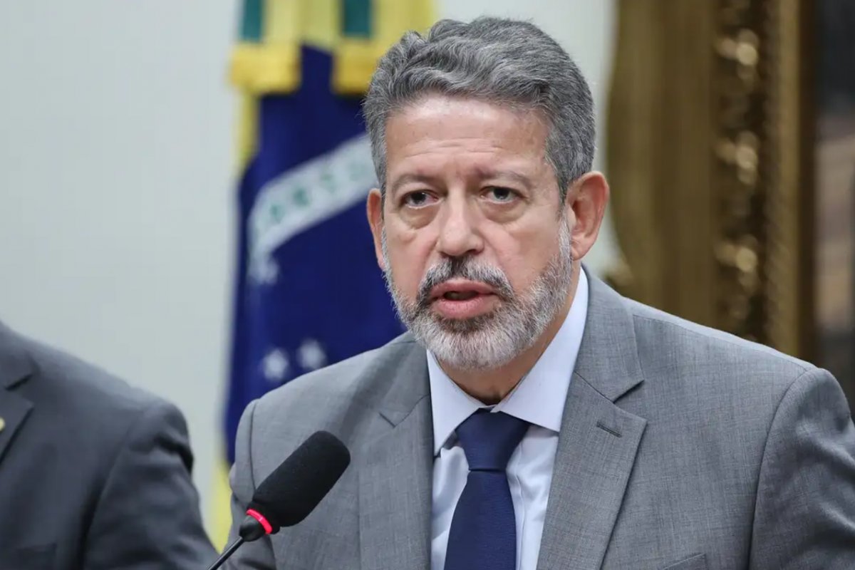 Arthur Lira pede cautela na compensação da isenção do IR até R$ 5 mil