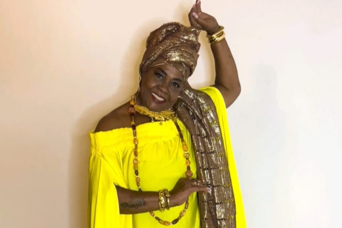 Primeira mulher a comandar a ala de canto do Ilê Aiyê, Graça Onasilê faz show em comemoração aos 40 anos de carreira