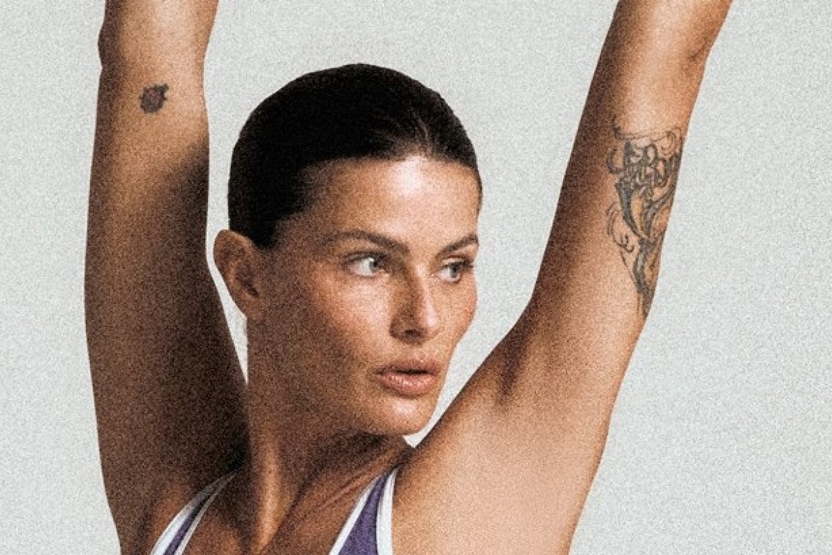 Arezzo e FILA lançam nova collab estrelada por Isabeli Fontana!