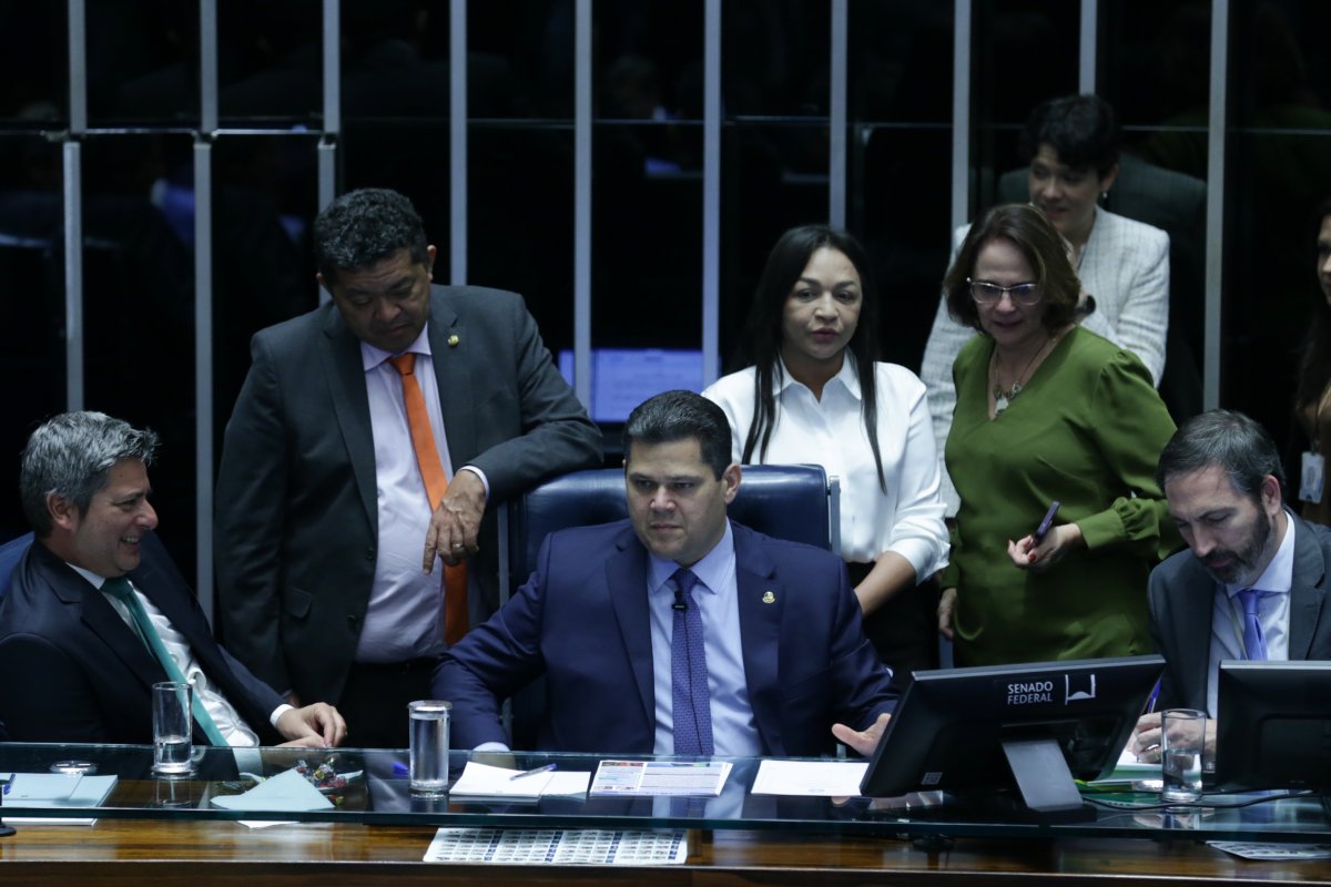 Senado aprova texto-base de 2º projeto da regulamentação da reforma tributária e devolve à Câmara