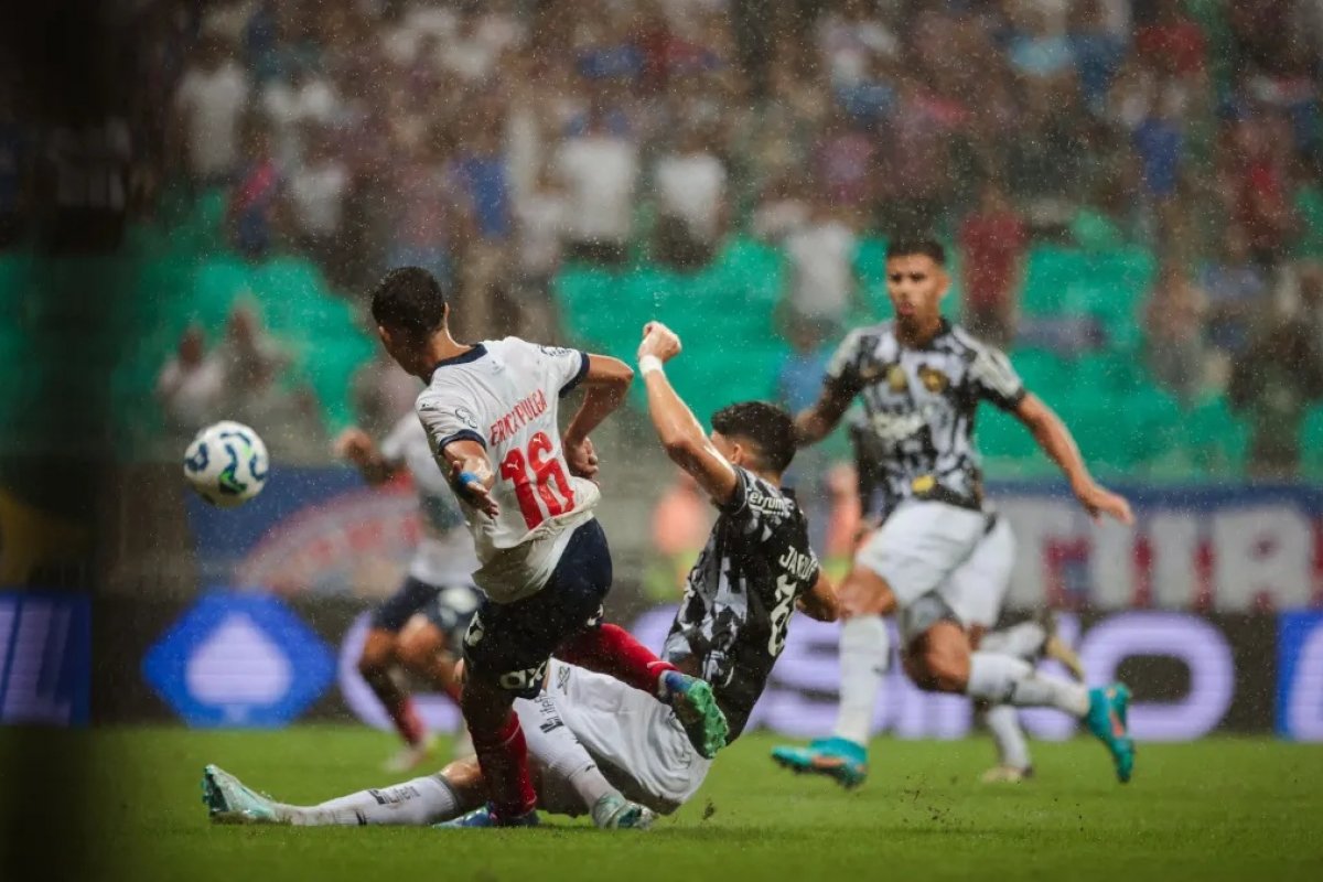 Em confronto direto pelo G-4, Bahia defende tabu de mais de dois anos diante do Botafogo