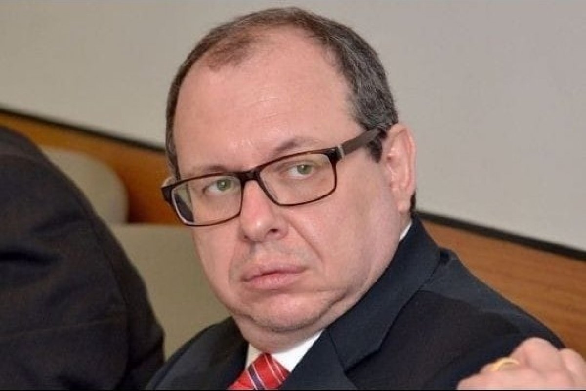 "Equiparação Já": Procurador do MPSP lamenta fazer parte de "classe social inferior" aos desembargadores em grupo de WhatsApp