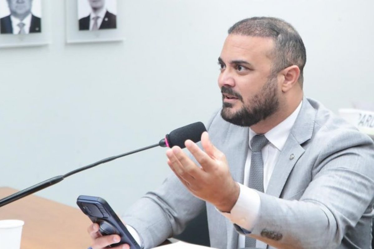 Vídeo: Capitão Alden diz que oposição defende isenção do IR até R$ 10 mil e rejeita taxação de altas rendas