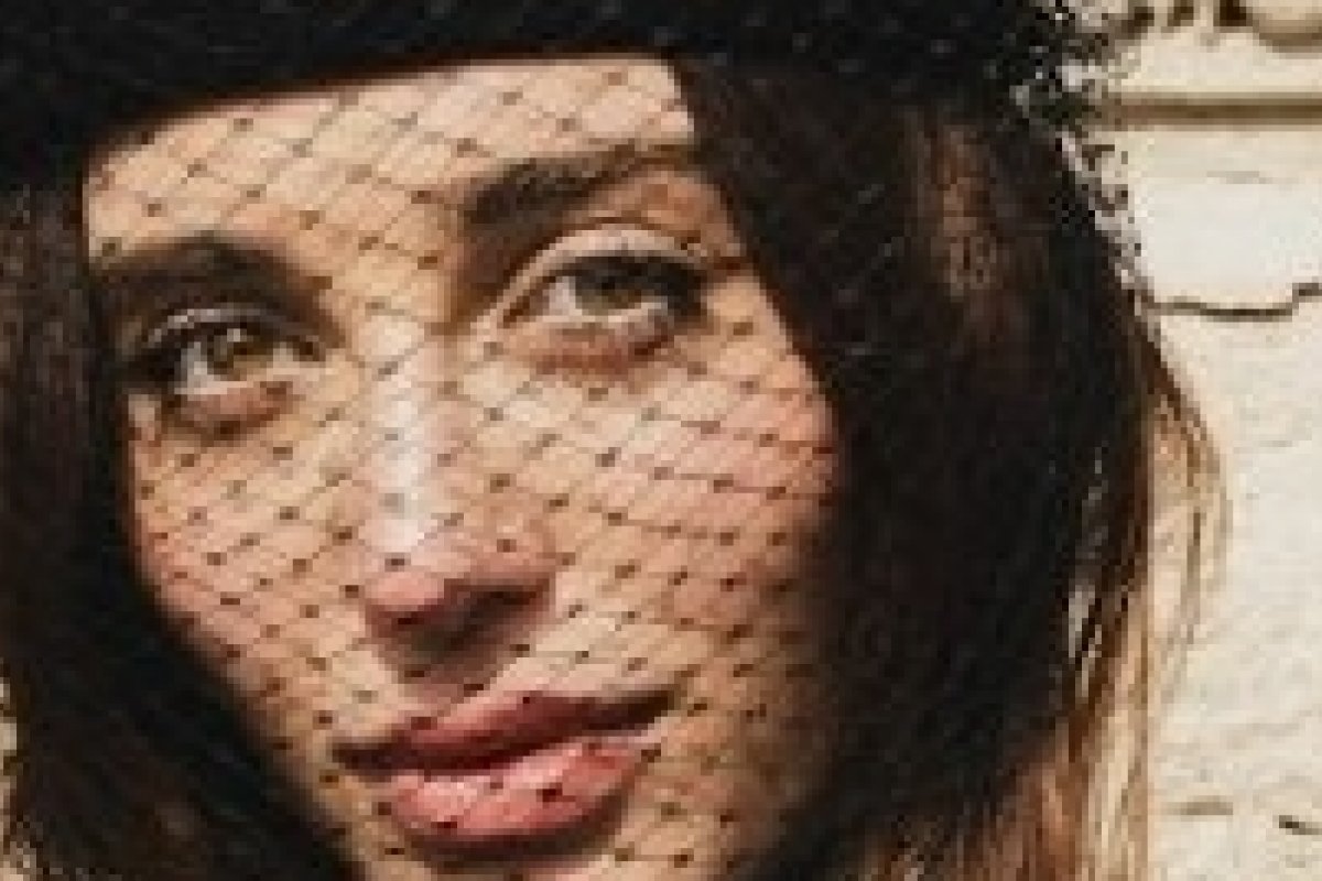 Elisa Zarzur faz sua estreia em Dior no primeiro desfile feminino de Jonathan Anderson!