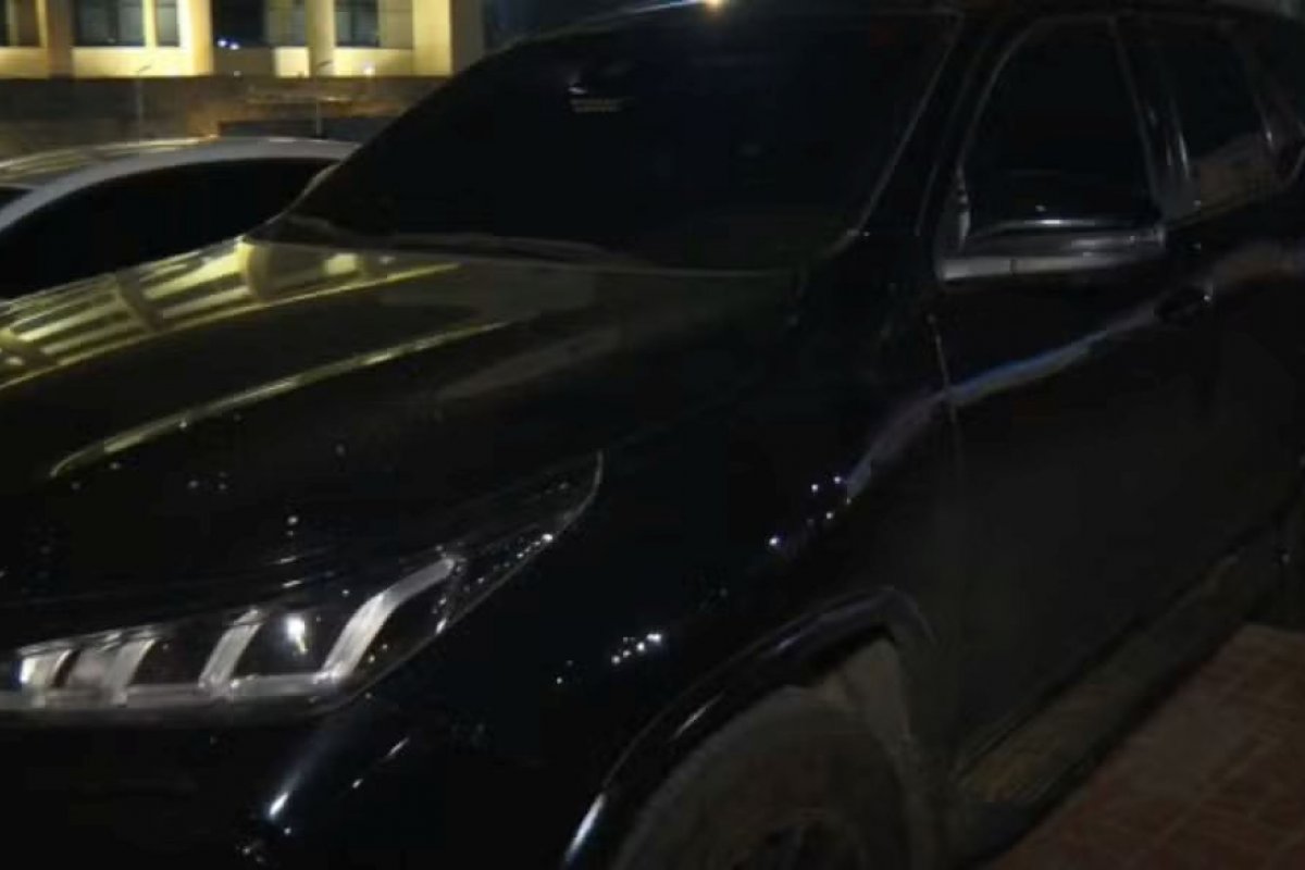 Deputado Binho Galinha segue foragido e polícia encontra carro blindado que pode ter sido usado para fuga