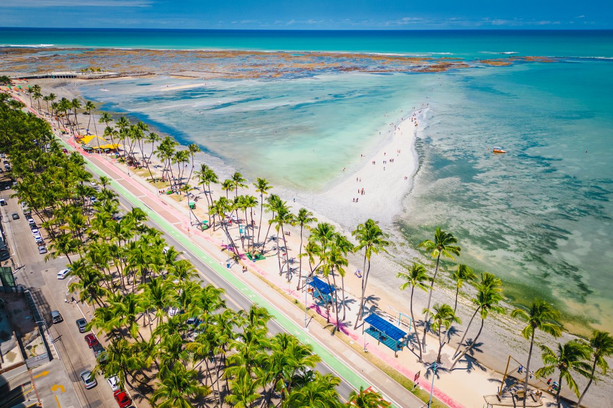 Alagoas é o destino onde o turista gasta mais em viagem, diz IBGE