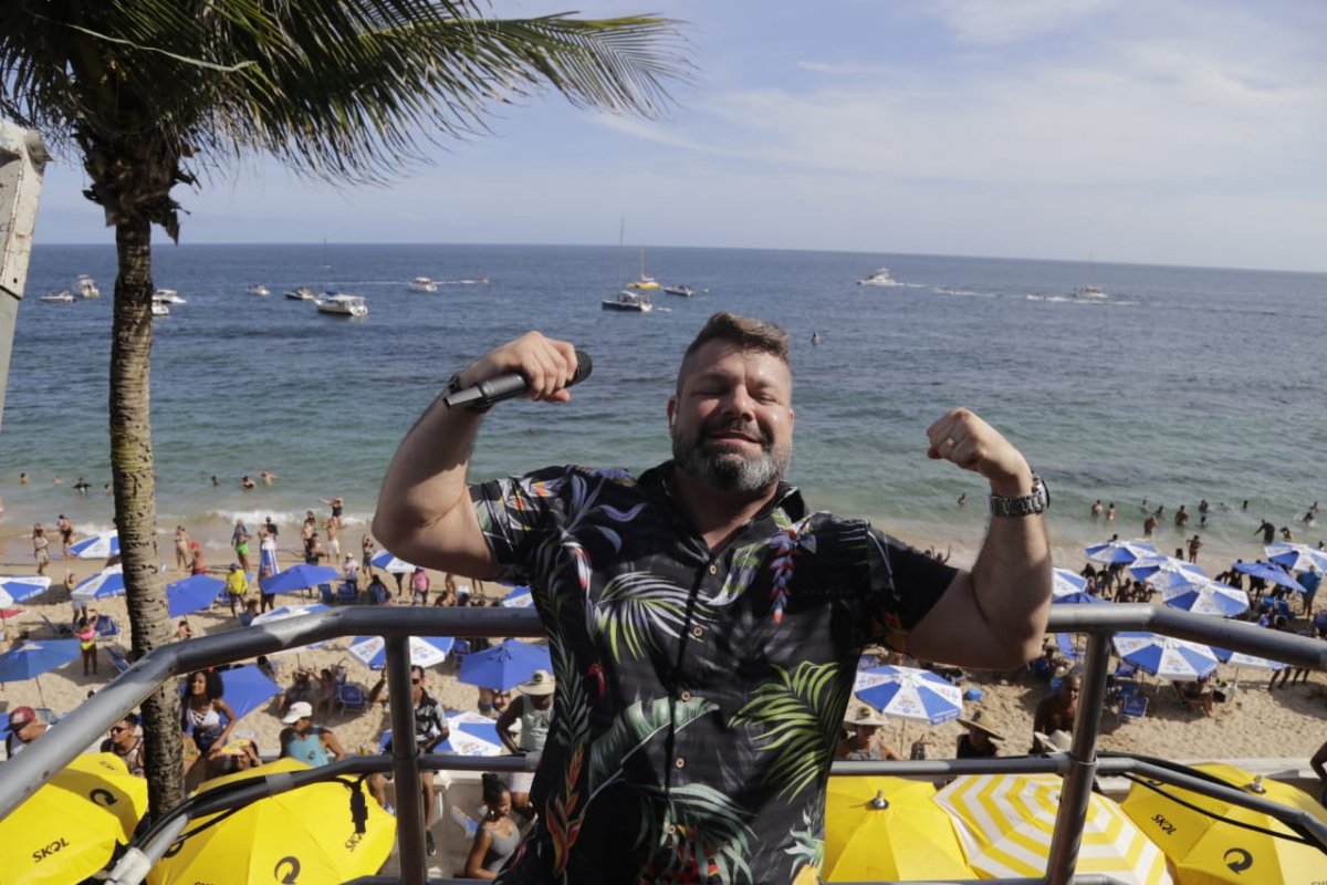 Daniel Vieira abre o 4º dia de carnaval no circuito Barra Ondina