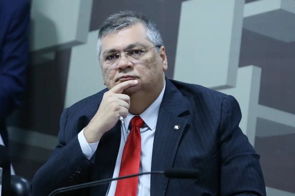 Moraes autoriza investigação de ameaças a Flávio Dino por voto favorável à condenação de Bolsonaro