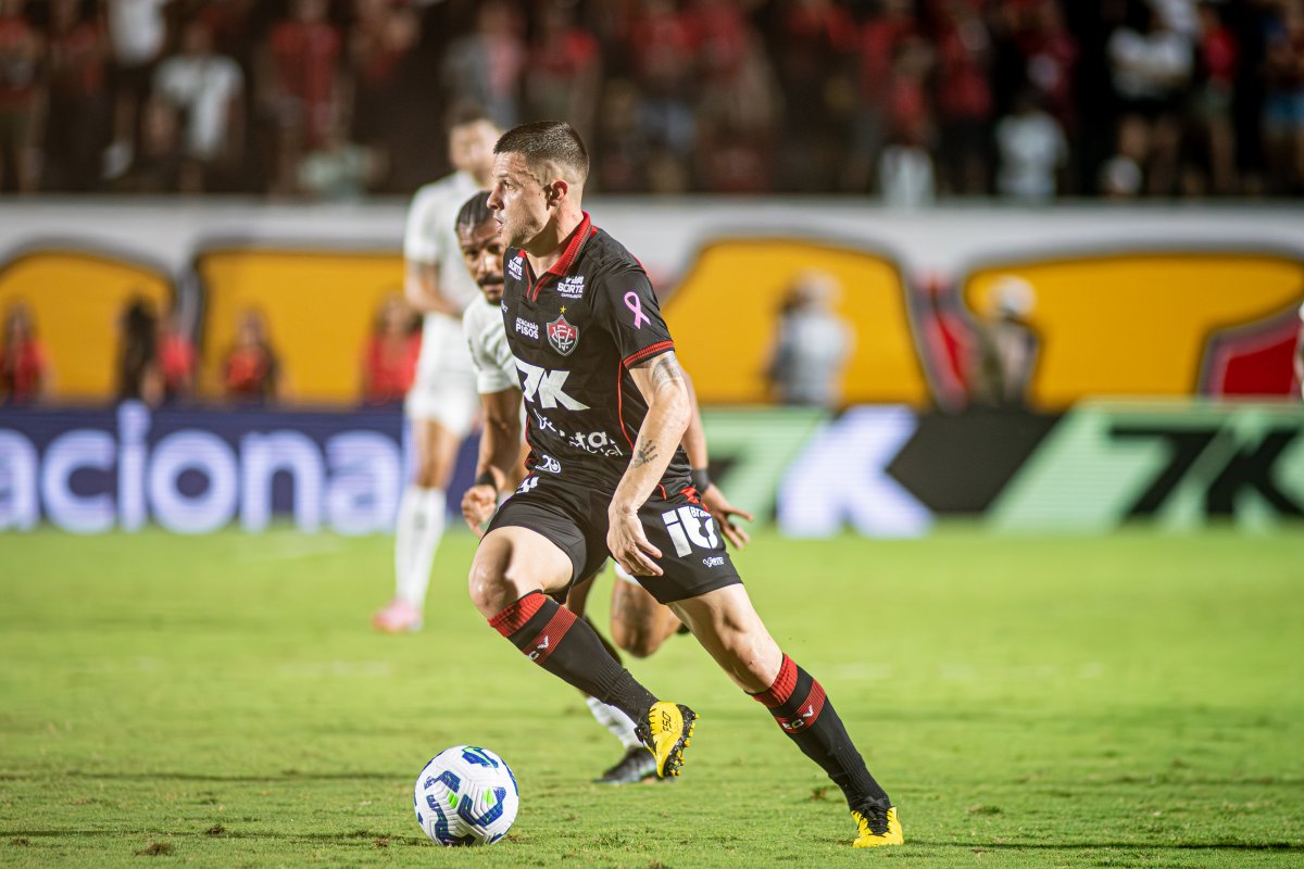 Vídeo: Vitória vence Ceará no Barradão e respira na luta contra o rebaixamento; confira o gol do jogo