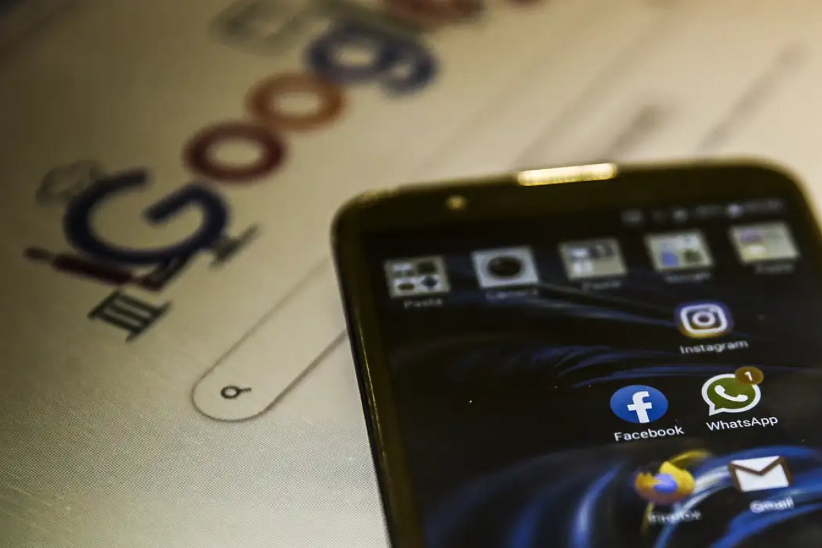 AGU pede que Google e Meta removam desinformação sobre concurso federal