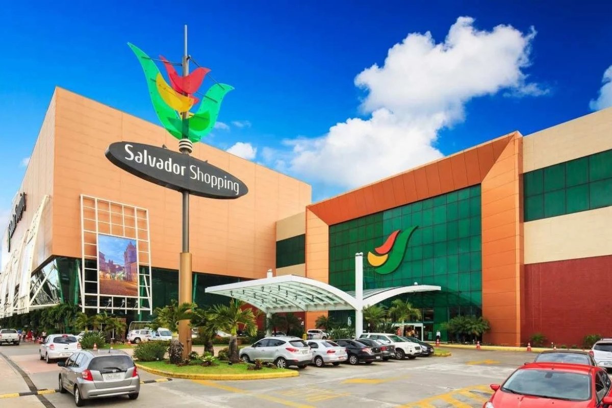 Mulher de 57 anos é presa após tentar furtar R$ 2 mil em lingerie no Salvador Shopping
