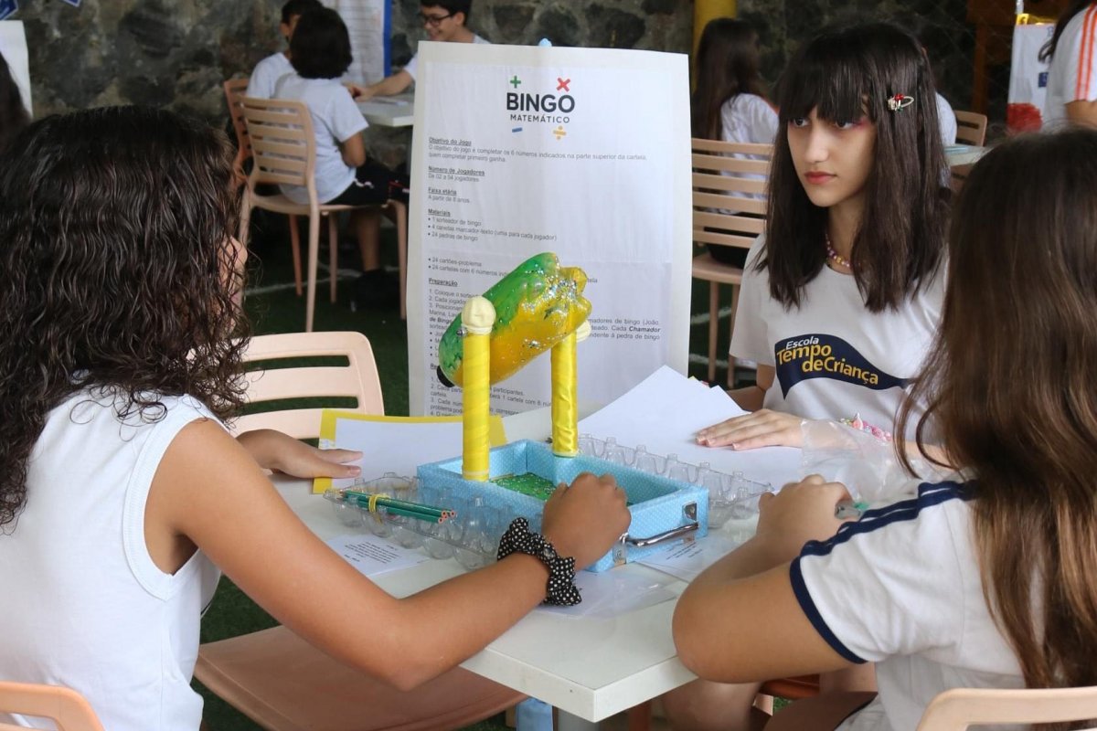 “Dinheiro não dá em árvore”: projeto ensina crianças a unir educação financeira e sustentabilidade!