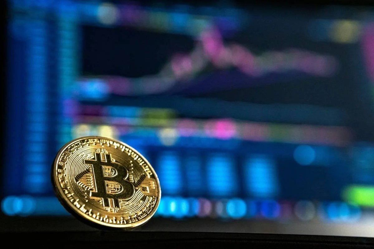Bitcoin atinge nova máxima histórica e ultrapassa US$ 125 mil