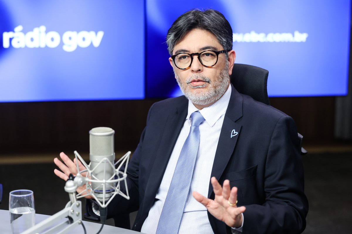 Autoridades brasileiras vão a Portugal negociar após nova lei dura contra imigrantes