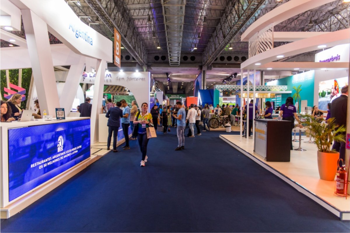 Coris marca presença na ABAV Expo 2025 e reforça compromisso com agentes de viagem! 
