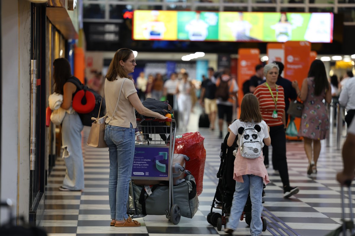 Companhias aéreas criam novas categorias de passagem, com opção premium e bilhete sem bagagem