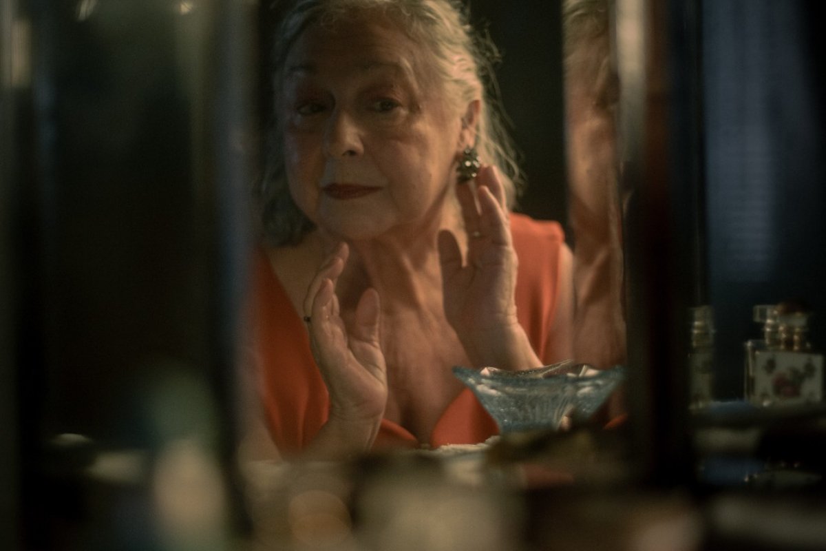 Cineclube Augusto Omolu exibe filme premiado sobre prazer feminino na terceira idade! 