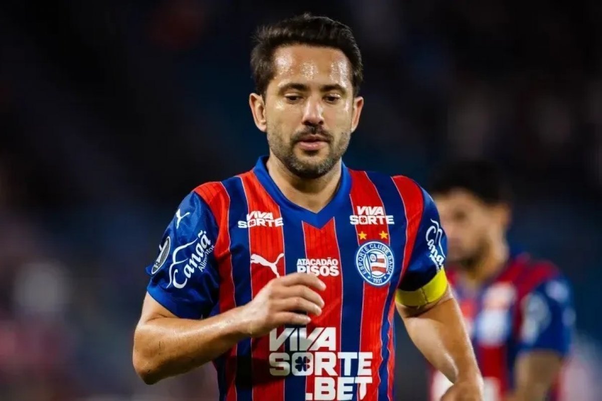 Everton Ribeiro passa por cirurgia após diagnóstico de câncer na tireoide