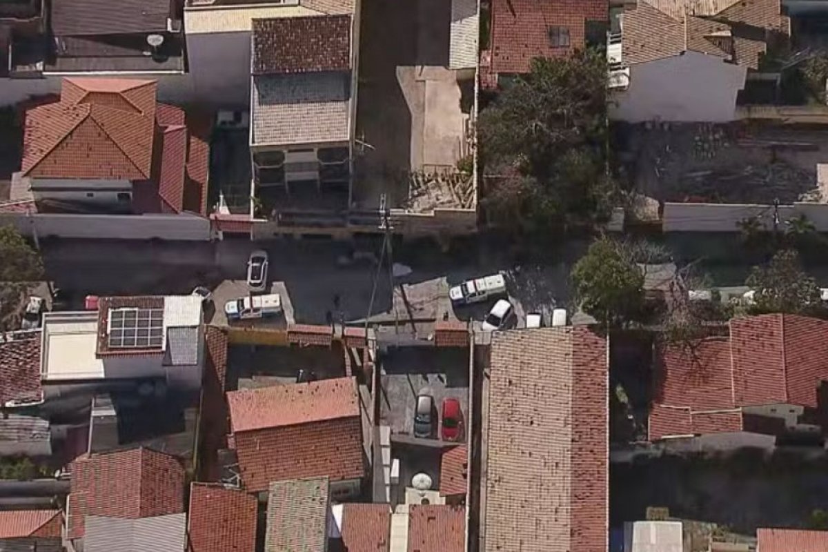 Policial civil é morto a tiros na porta de casa em Niterói
