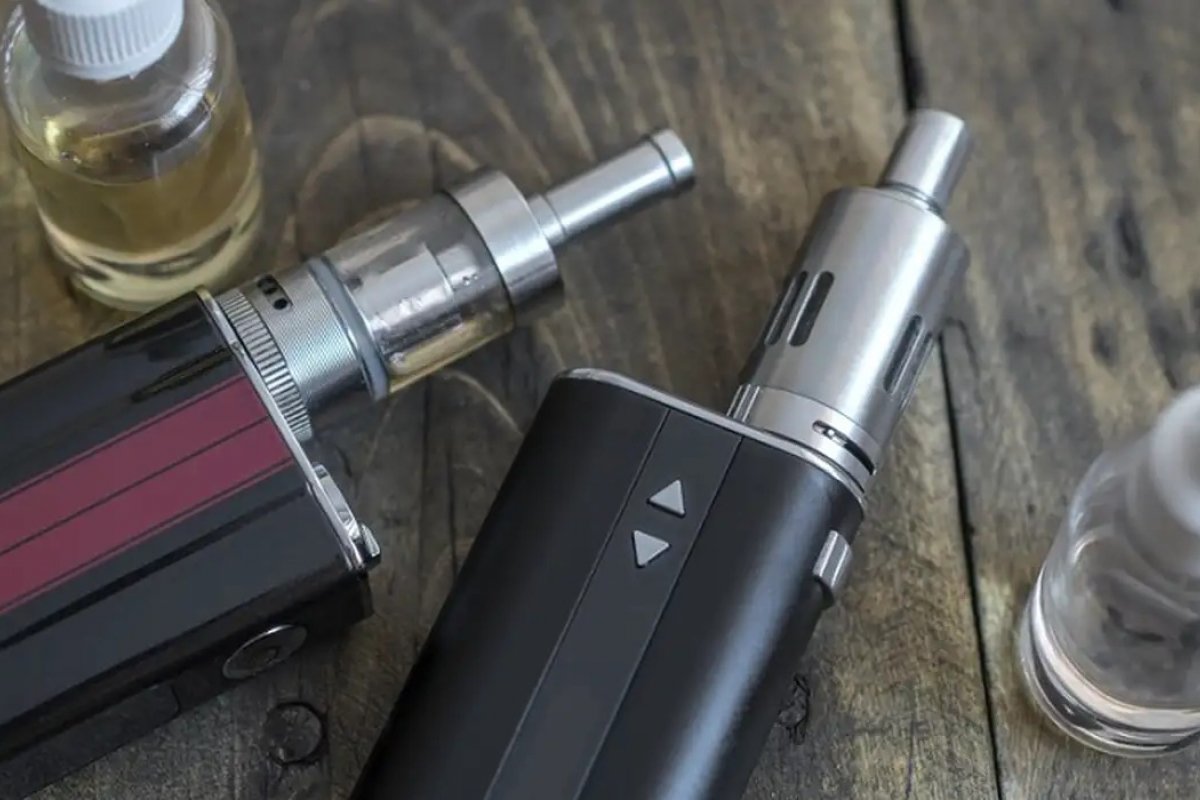 Uso de cigarros eletrônicos cresce entre jovens e já atinge mais de 100 milhões de pessoas no mundo, alerta OMS