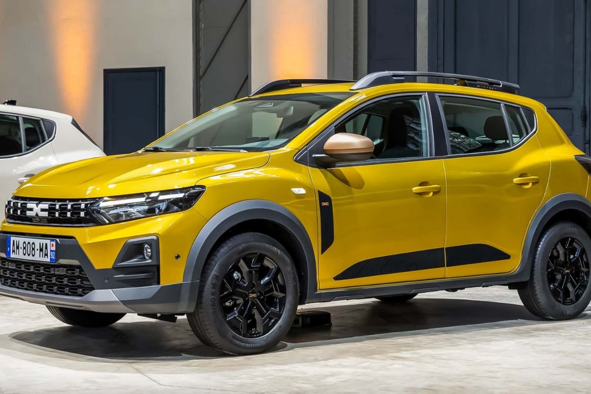 Renault Sandero ganha opção de motor híbrido na Europa