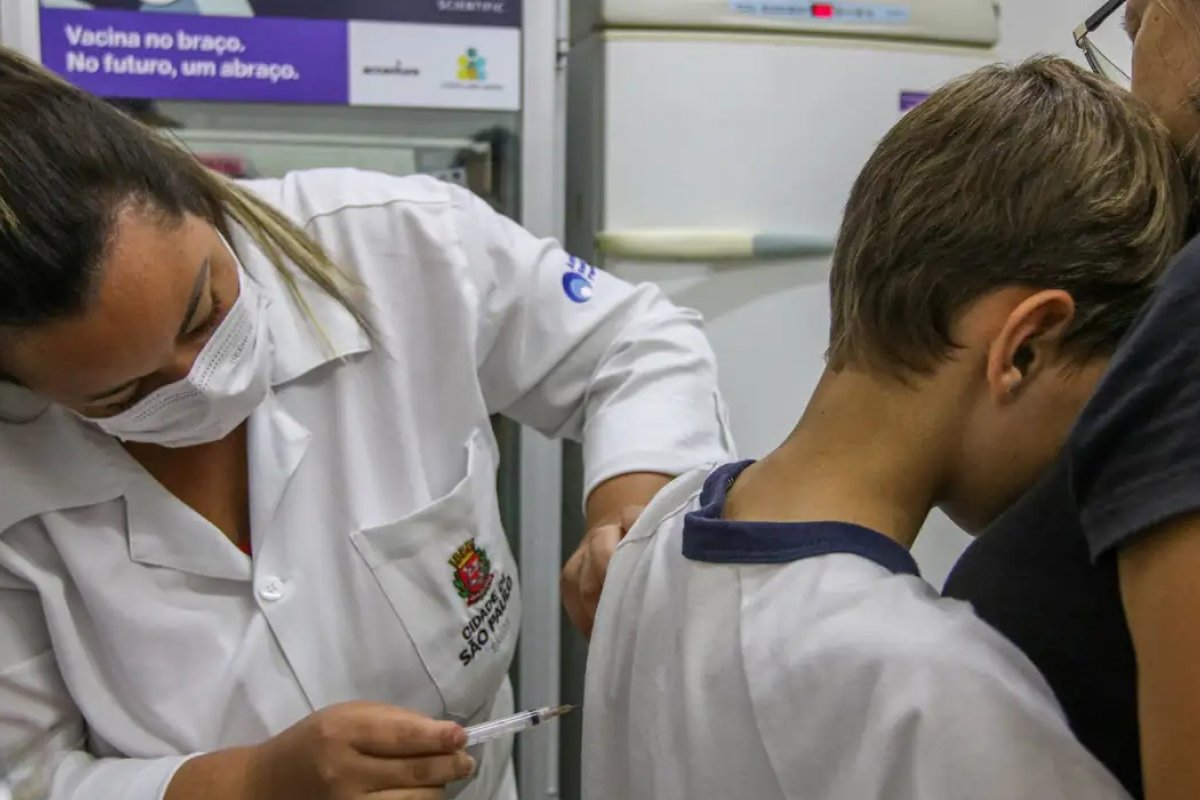 Vacina contra HPV reduz em 58% casos de câncer de colo de útero