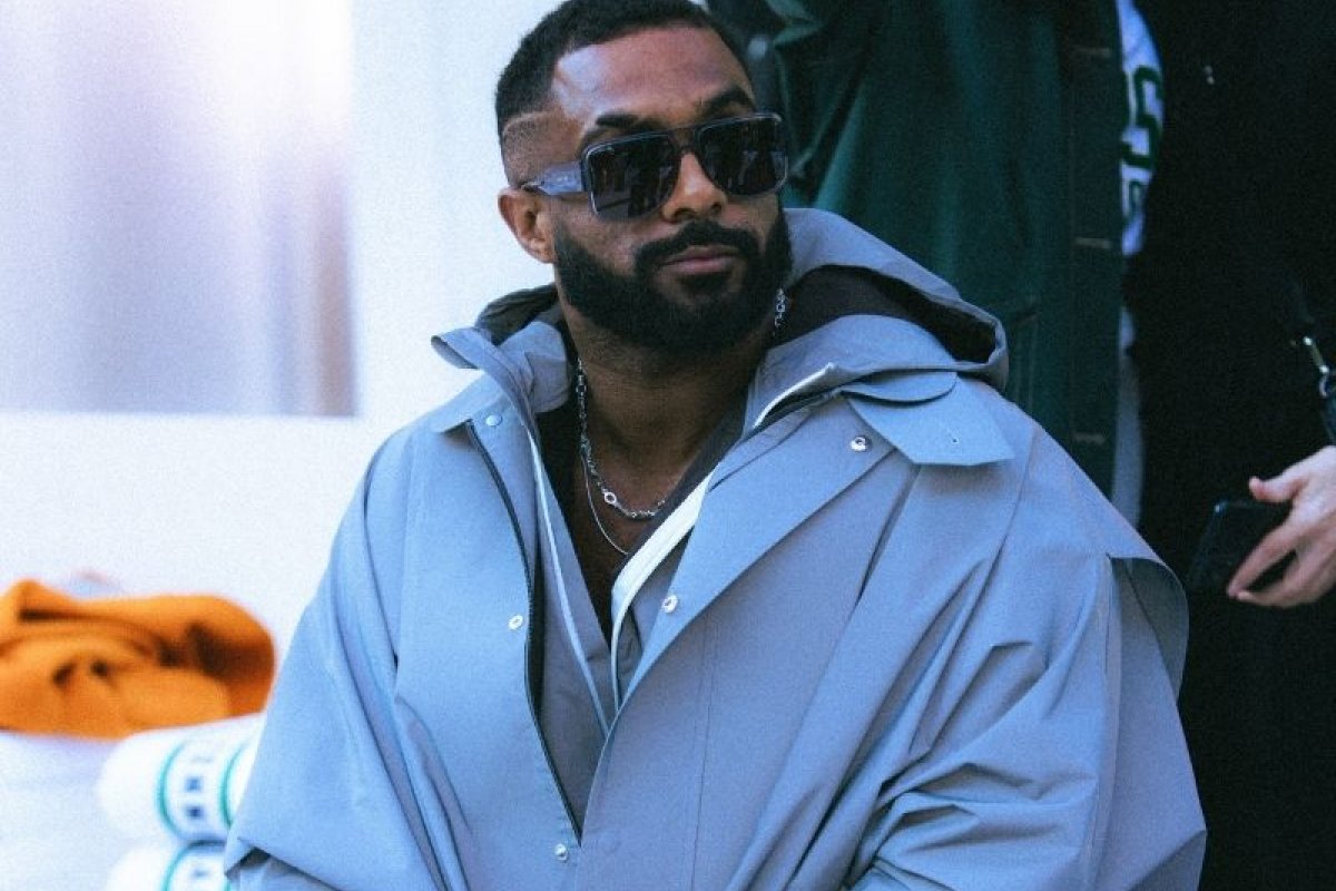 Baco Exu do Blues marca presença em desfile em Paris!