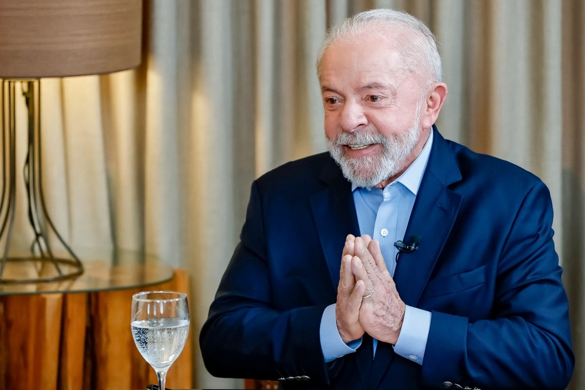 Lula afirma que não vai implorar apoio de partidos e diz achar difícil que alguém o vença em 2026