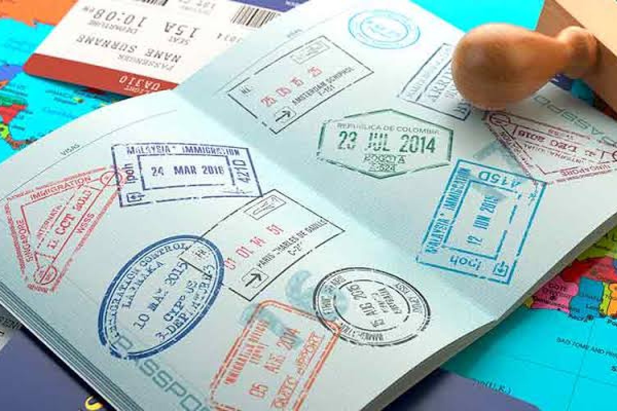 Sommeliers e tatuadores brasileiros encontram no visto EB-2 um caminho para atuar legalmente nos Estados Unidos!