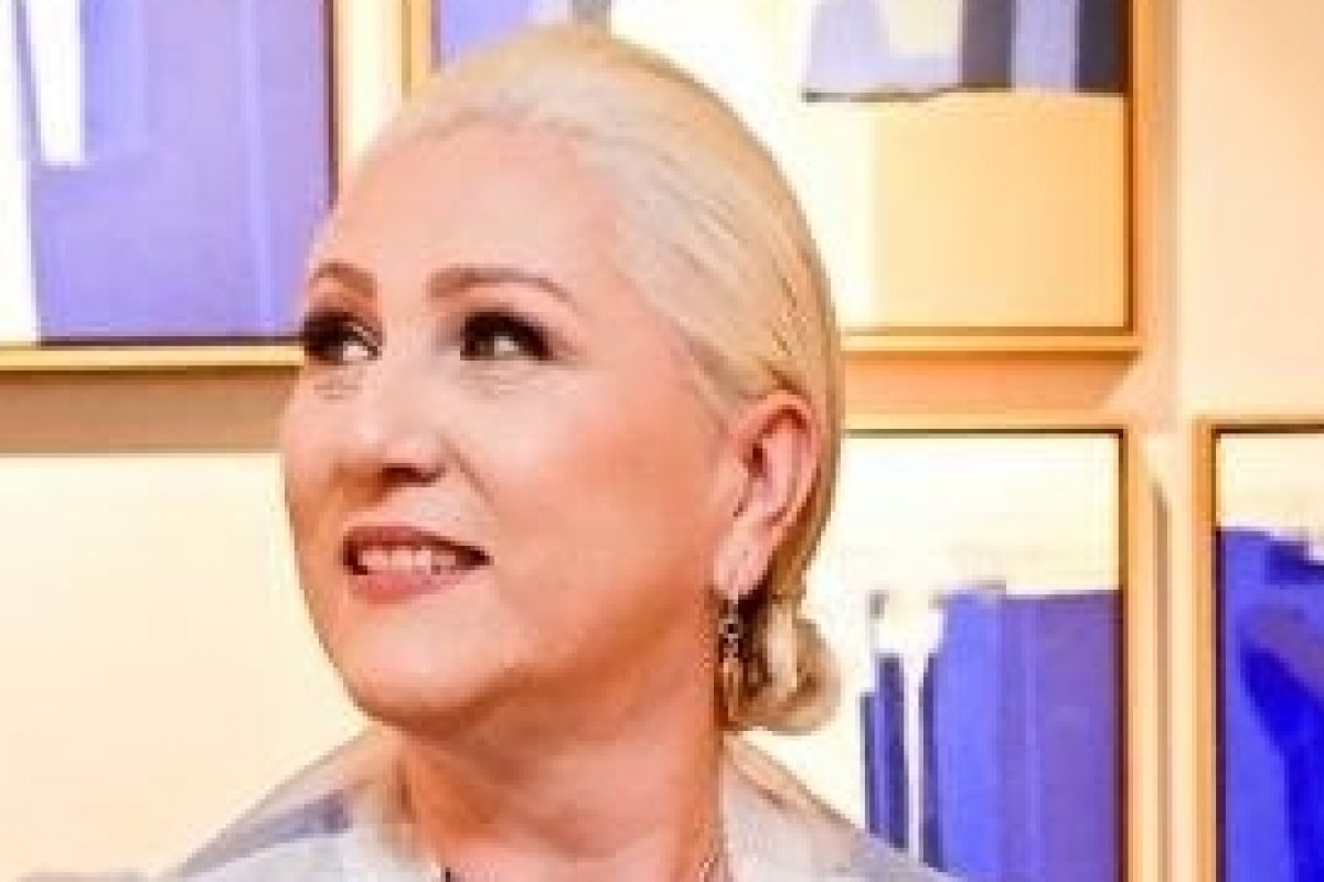 Exposição "A linha me define", da artista plástica Ana Serafin reúne convidados na capital baiana! 