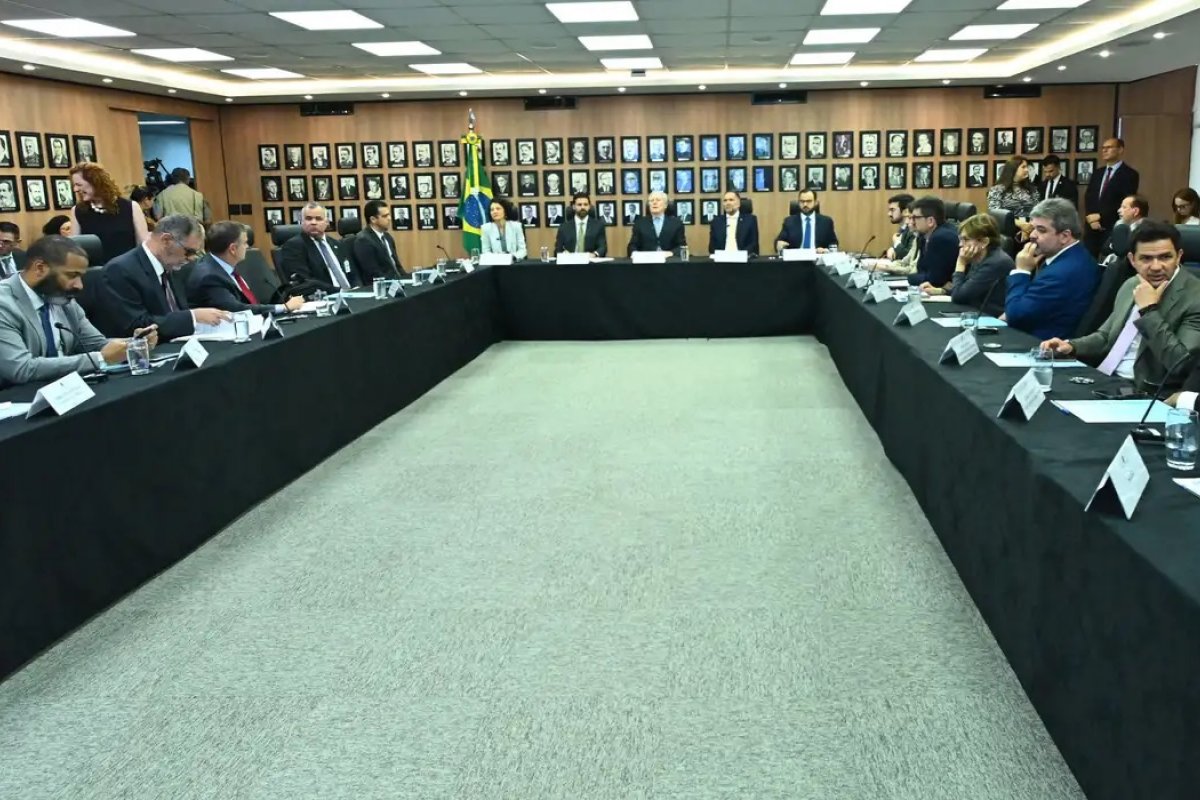 Governo criará comitê de enfrentamento da crise do metanol 