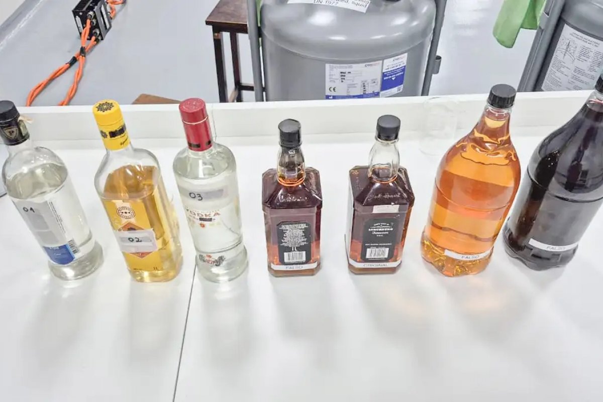 PF apura se metanol abandonado é usado para adulterar bebidas