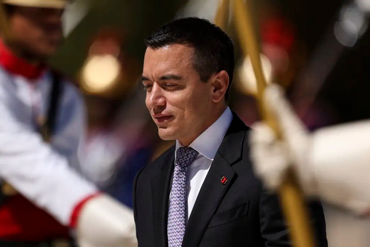 Carro do presidente do Equador é atacado; 5 são detidos