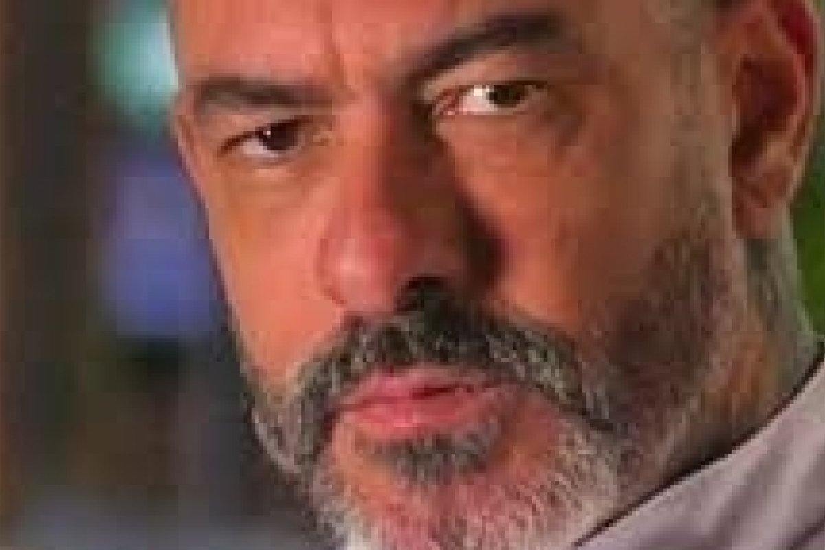 Restaurante do chef Henrique Fogaça, que é jurado do MasterChef, sofre explosão de gás e pessoas ficam soterradas nos escombros!