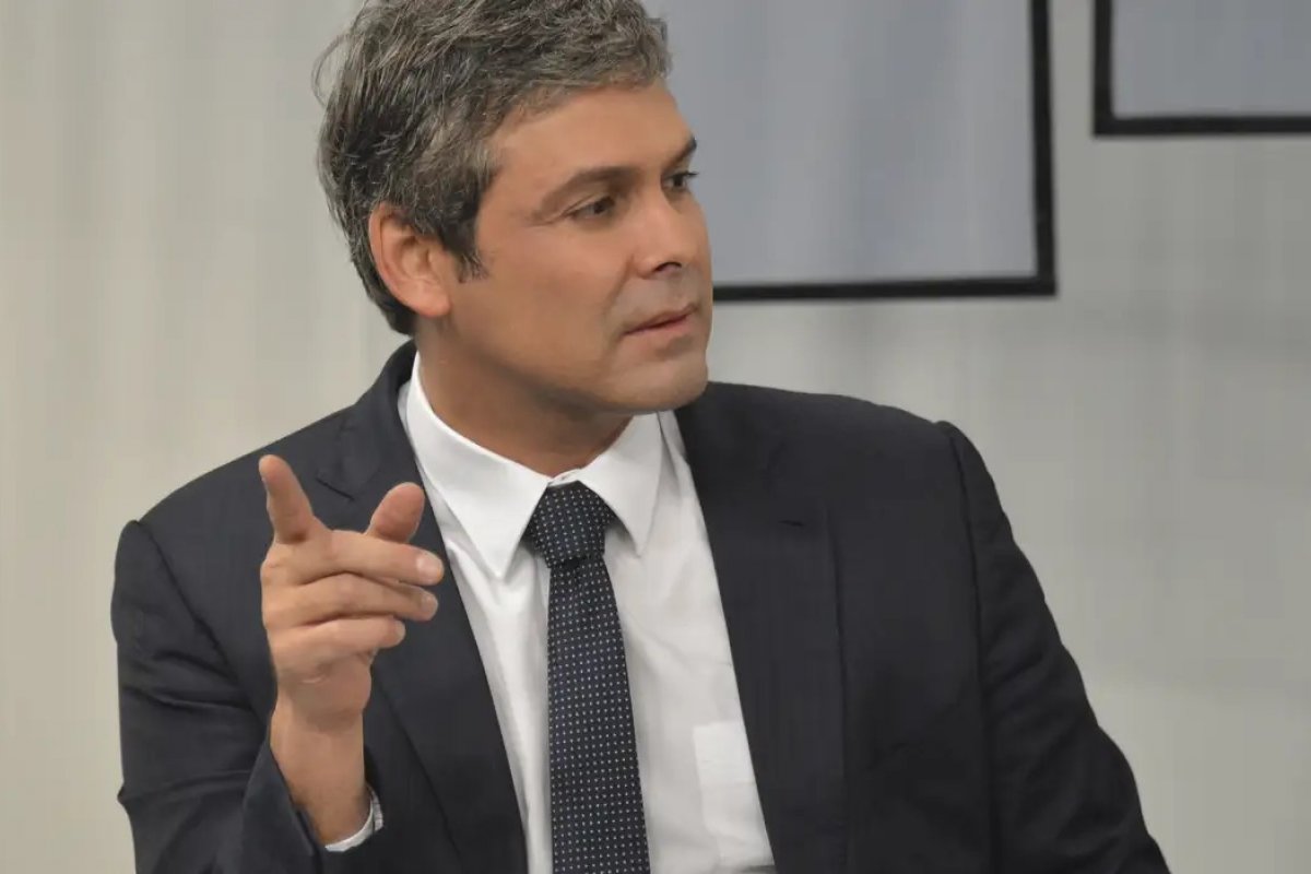 Líder do governo comenta dificuldade de aprovação de MP que amplia recursos, imposta pelo centrão: "Câmara está armando novo tiro no pé"