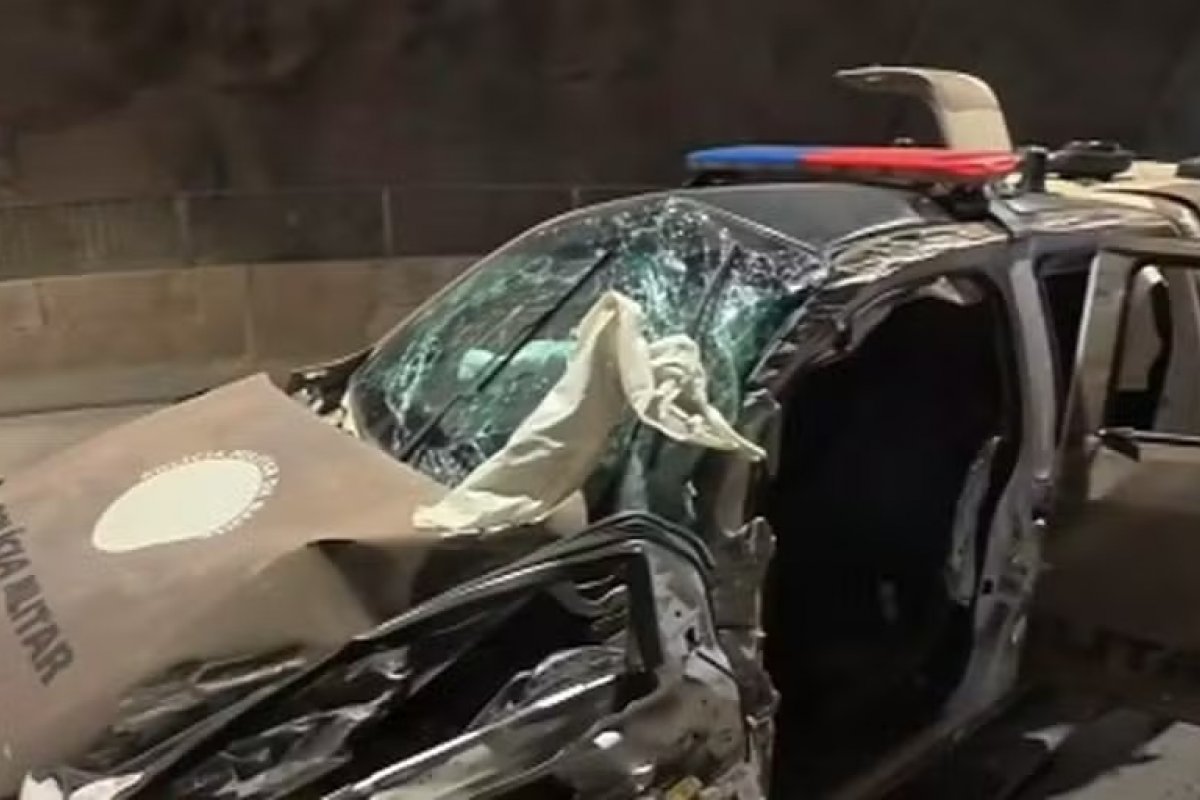 Acidente em túnel deixa três policiais militares feridos em Salvador